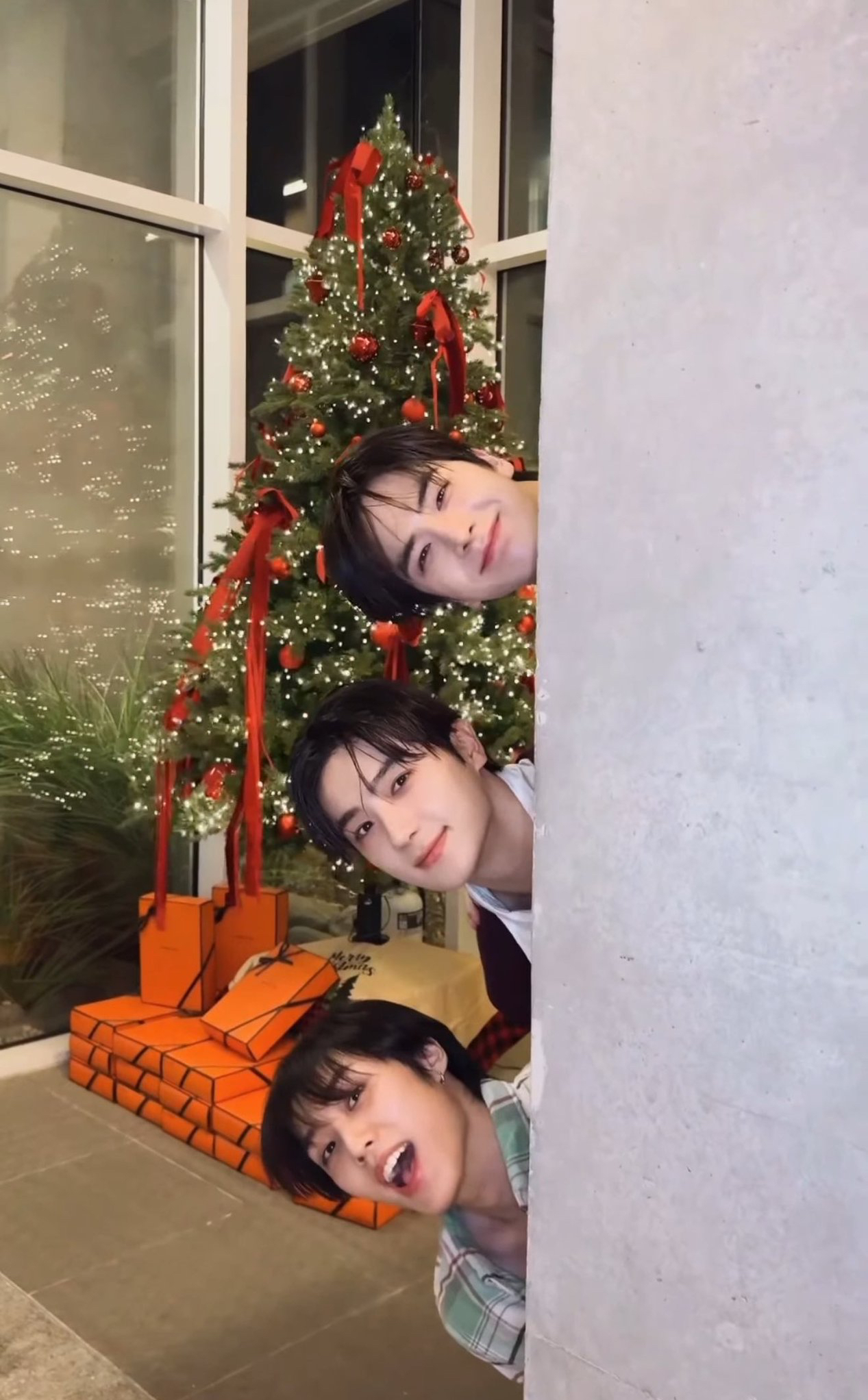 A moment captured by THE BOYZ's fan