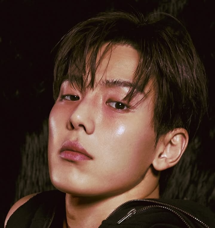 Behind-the-scenes cut of Shownu (MONSTA X)