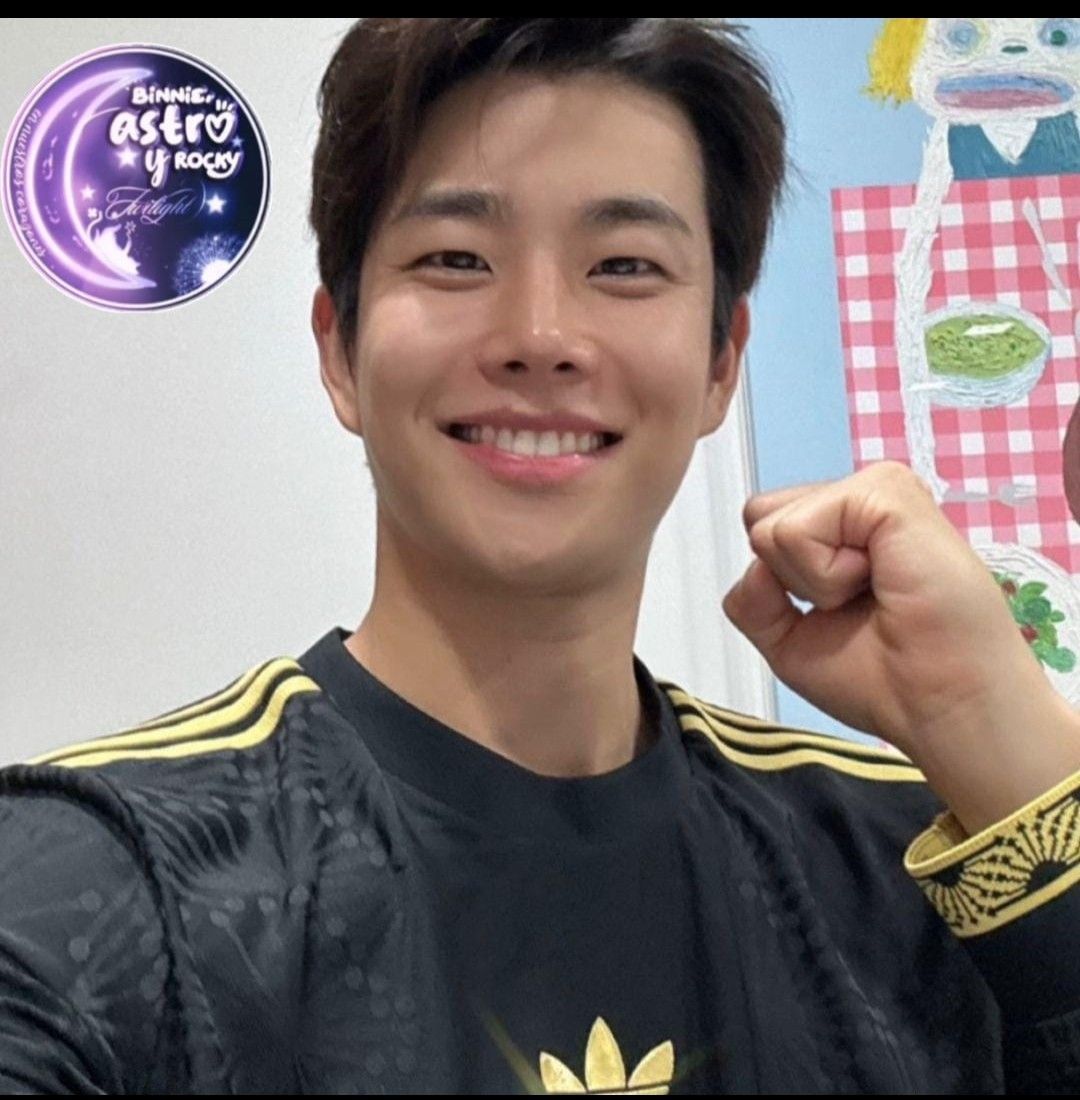 A moment captured by MJ (ASTRO)'s fan