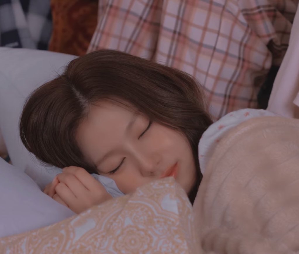 사나 (TWICE) 최근 활동샷
