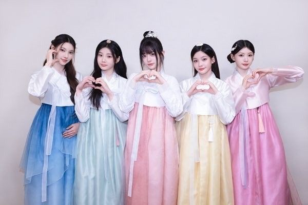 Behind-the-scenes cut of ILLIT