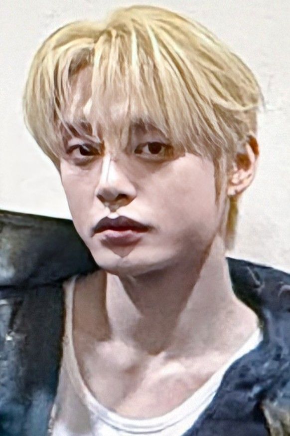 Recent activity shot of Kim Jiwoong (ZEROBASEONE)
