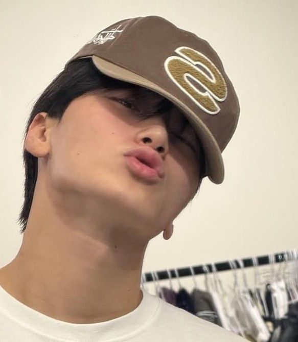 Behind-the-scenes cut of San (ATEEZ)