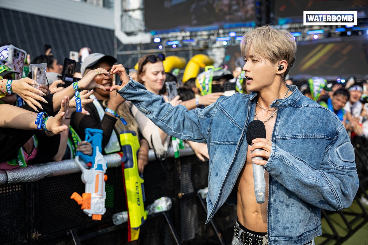 A moment captured by BTOB's fan