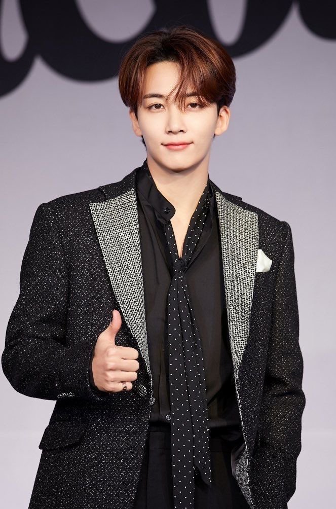 净汉 (SEVENTEEN)粉丝拍下的瞬间
