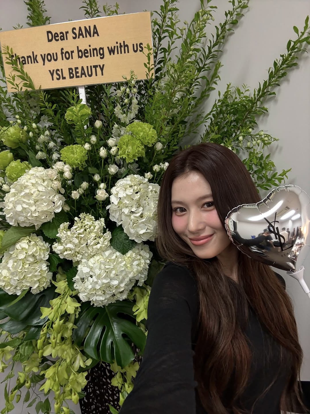 Behind-the-scenes cut of Sana (TWICE)