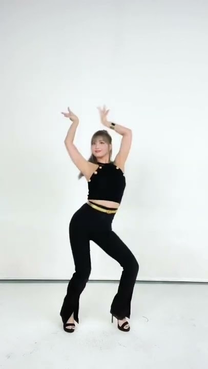 Today's most popular wallpaper in the Momo (TWICE) community
