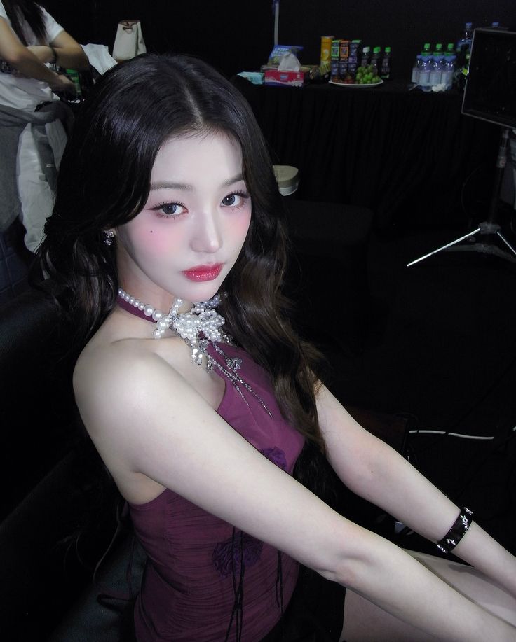 Behind-the-scenes cut of Jang Wonyoung (IVE)