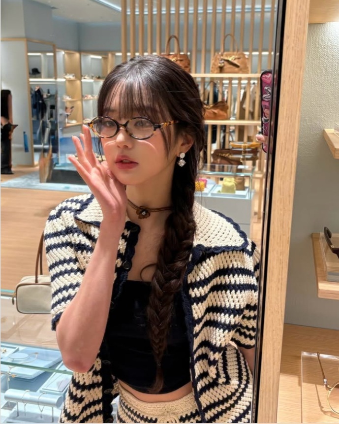 Recent activity shot of Jang Wonyoung (IVE)