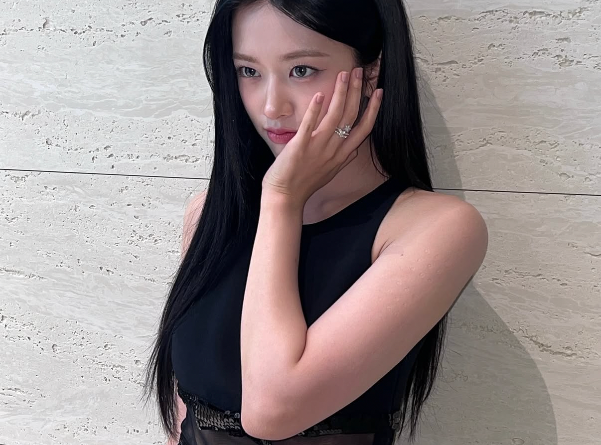 안유진 (IVE)의 비하인드 컷
