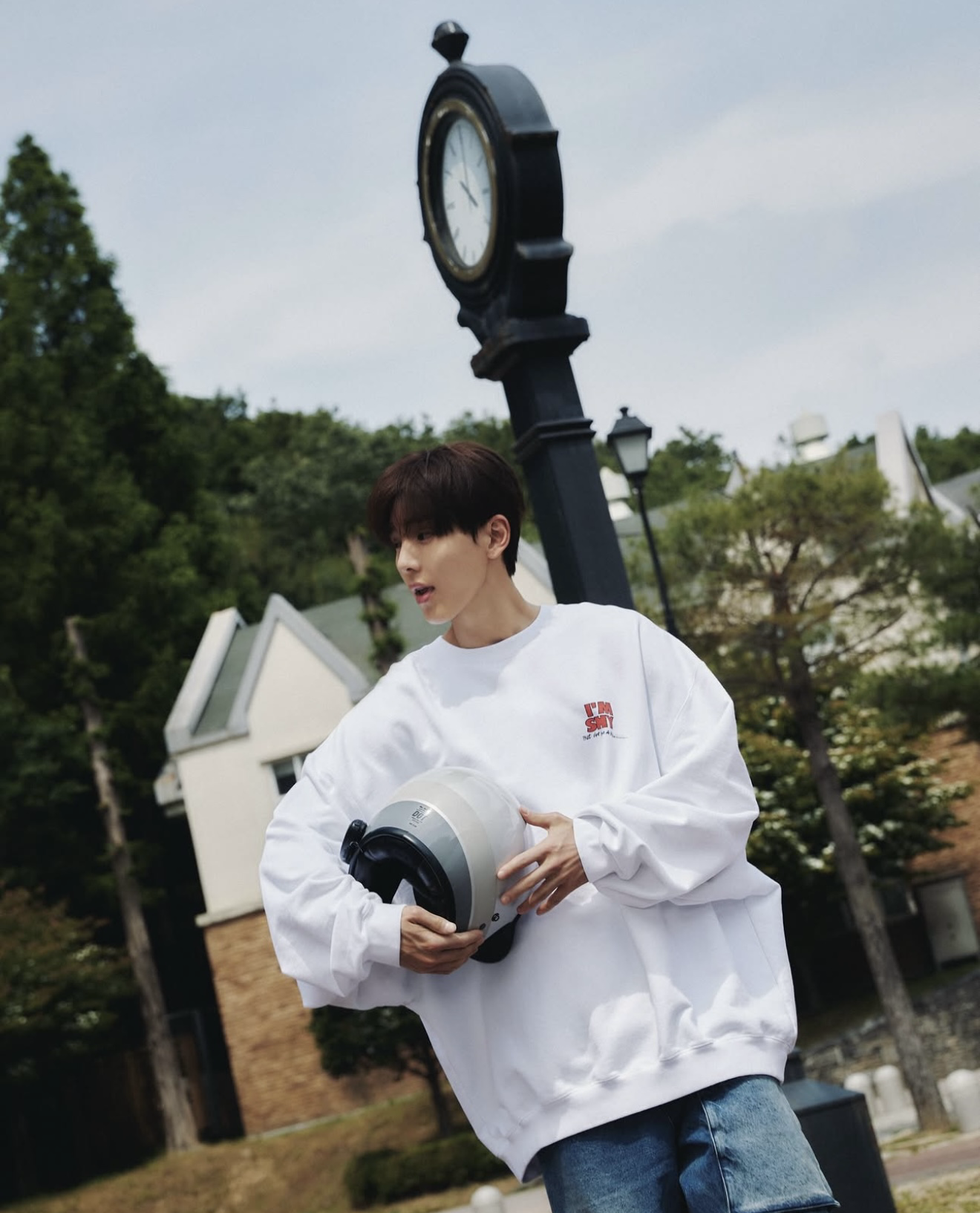 Recent activity shot of Shownu (MONSTA X)