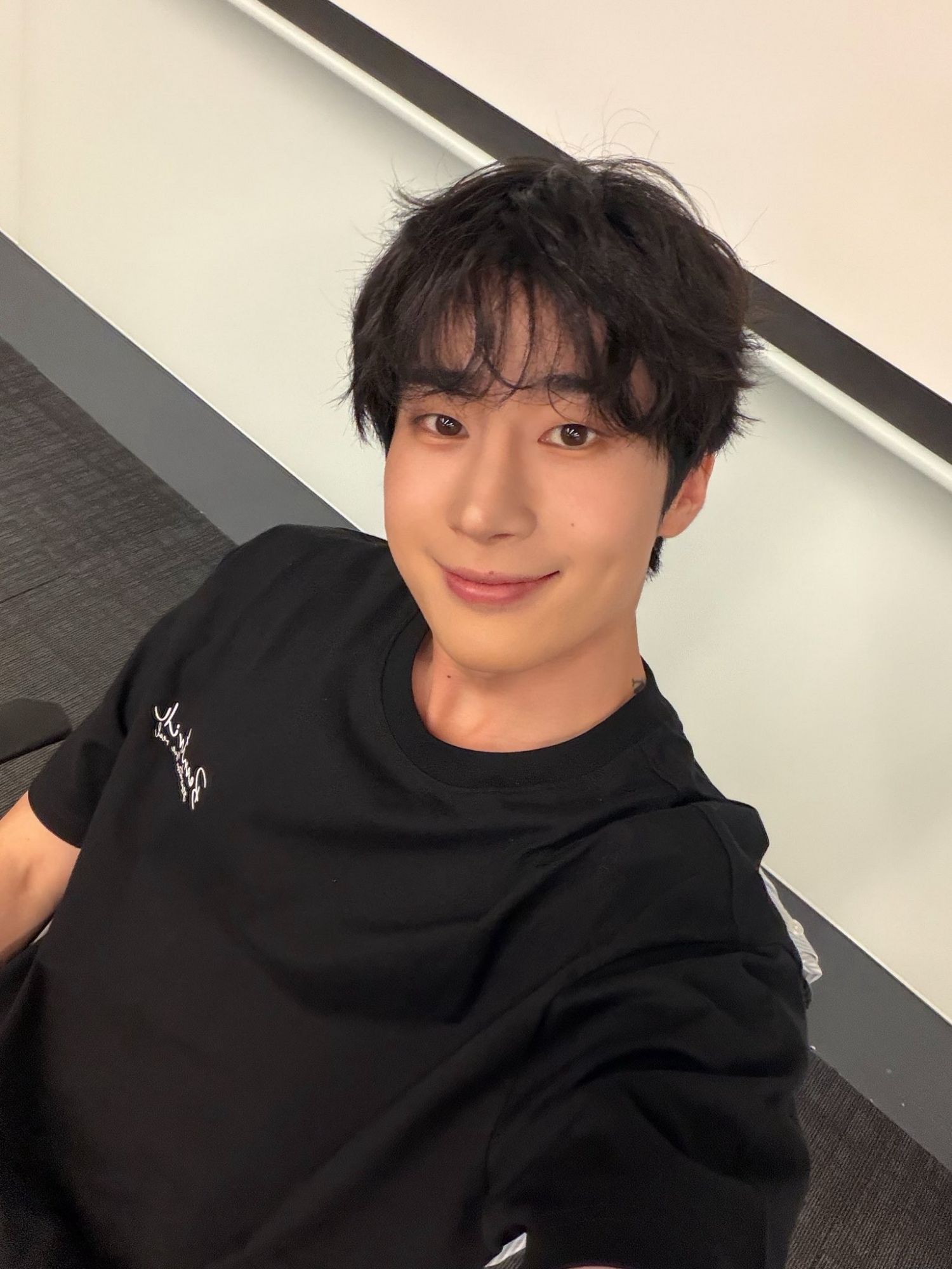 Behind-the-scenes cut of Han Seungwoo