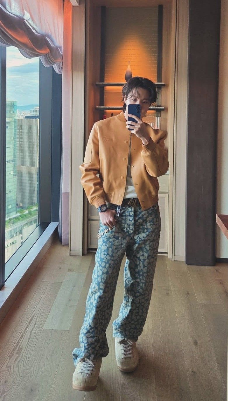 Fandom-recommended wallpaper image of j-hope (BTS)