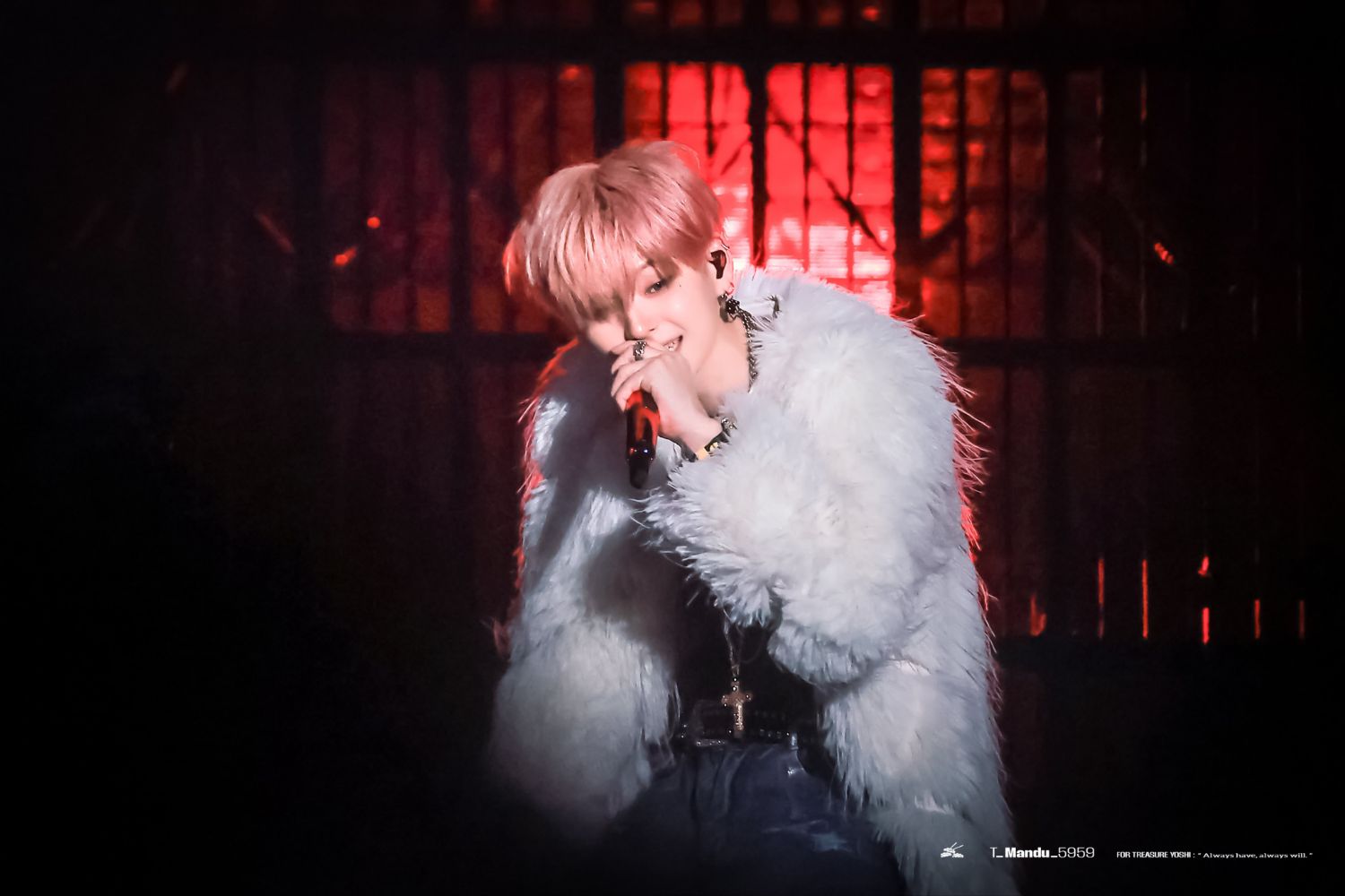 A moment captured by Yoshi (TREASURE)'s fan