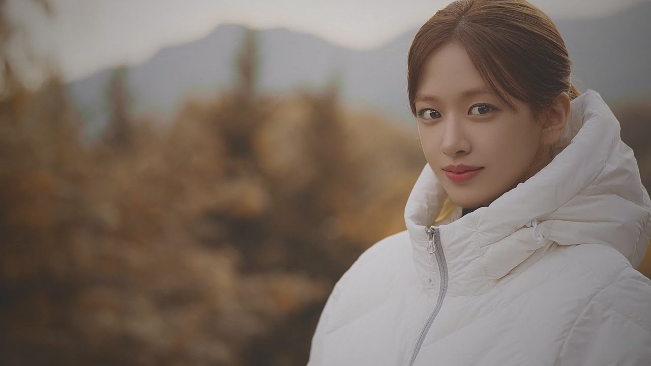 Recent activity shot of An Yujin (IVE)