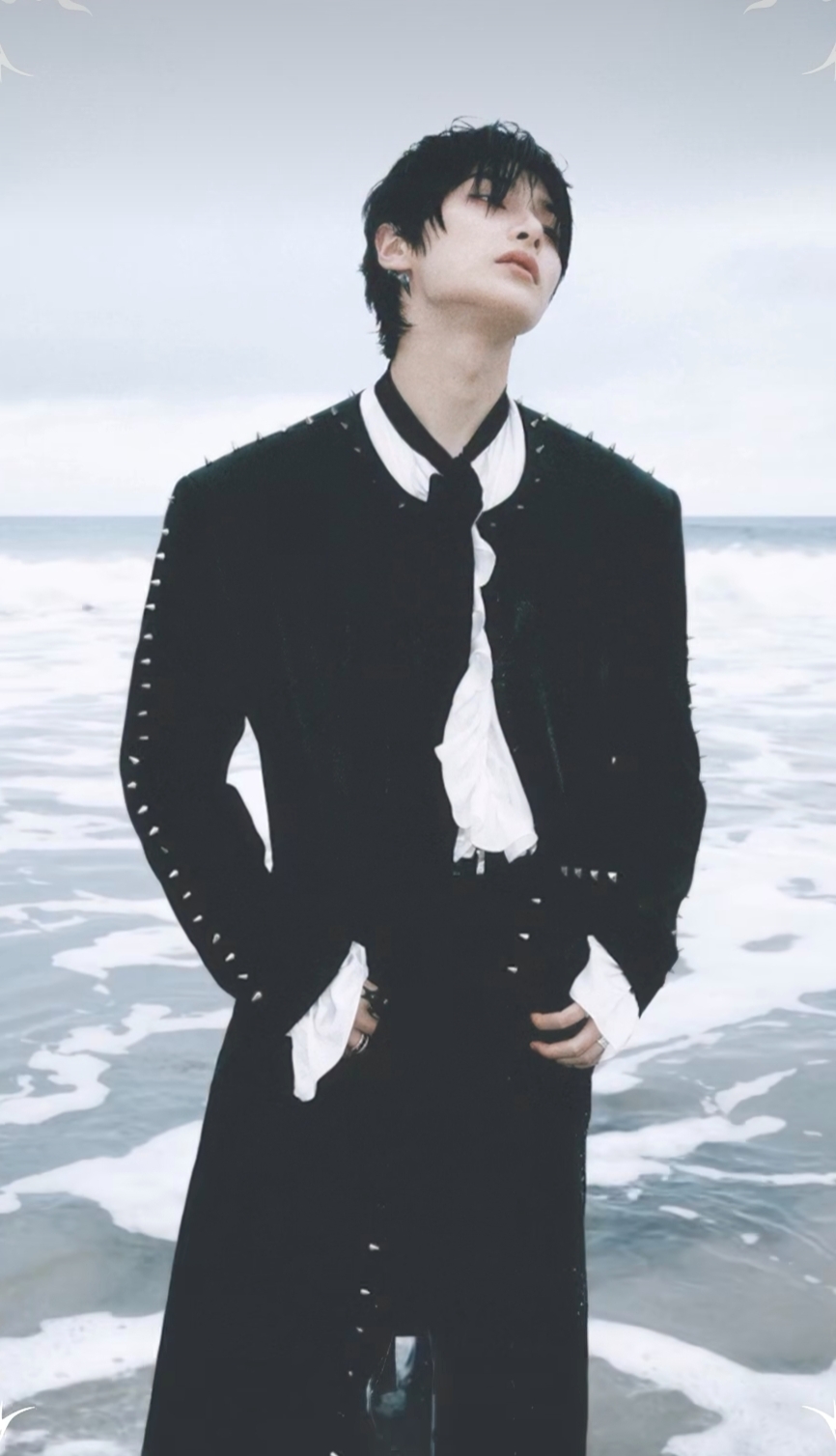 Behind-the-scenes cut of I.N (Stray Kids)