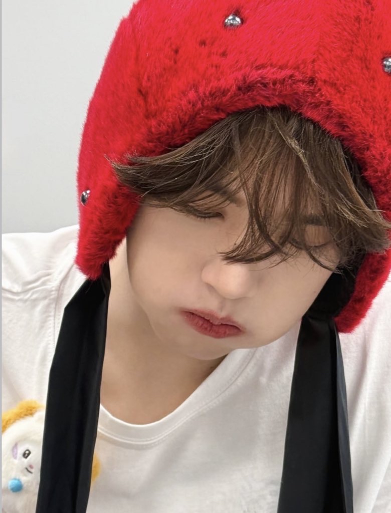 A moment captured by Han Yujin (ZEROBASEONE)'s fan