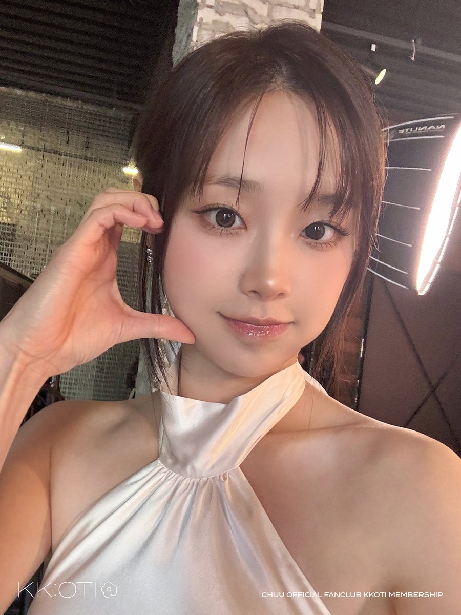 A moment captured by Chuu's fan