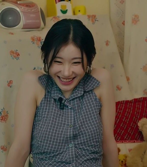Latest photo of Chaeryeong (ITZY)