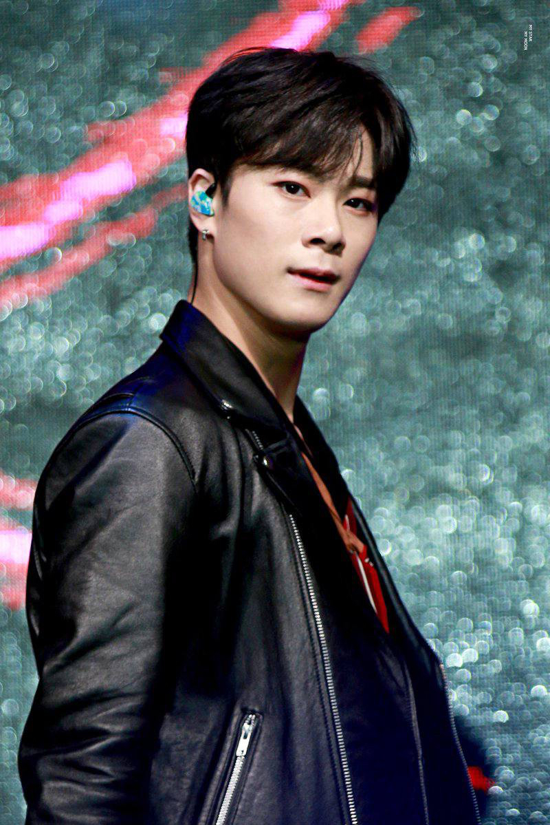 A moment captured by Moonbin (ASTRO)'s fan