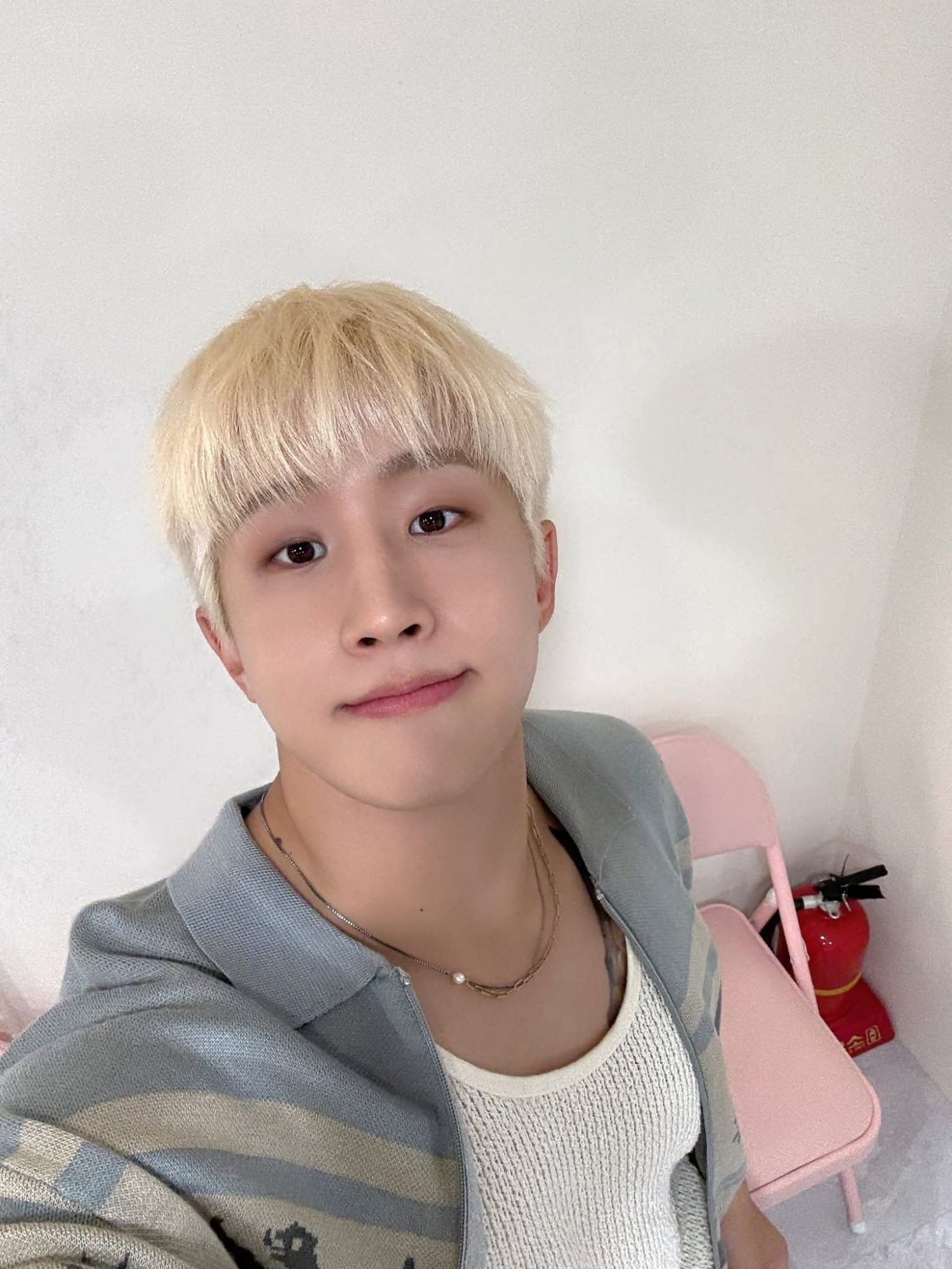 Jinjin (ASTRO)的最新照片