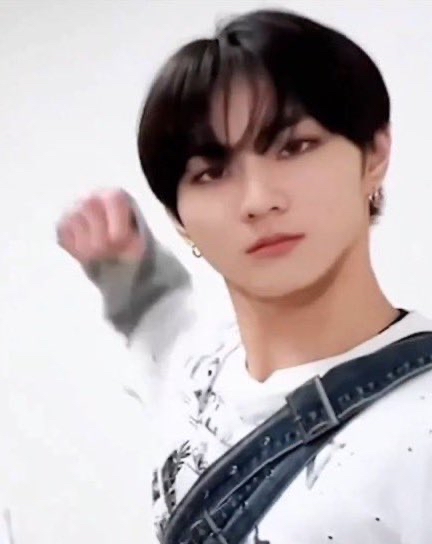 Behind-the-scenes cut of Jungwon (ENHYPEN)