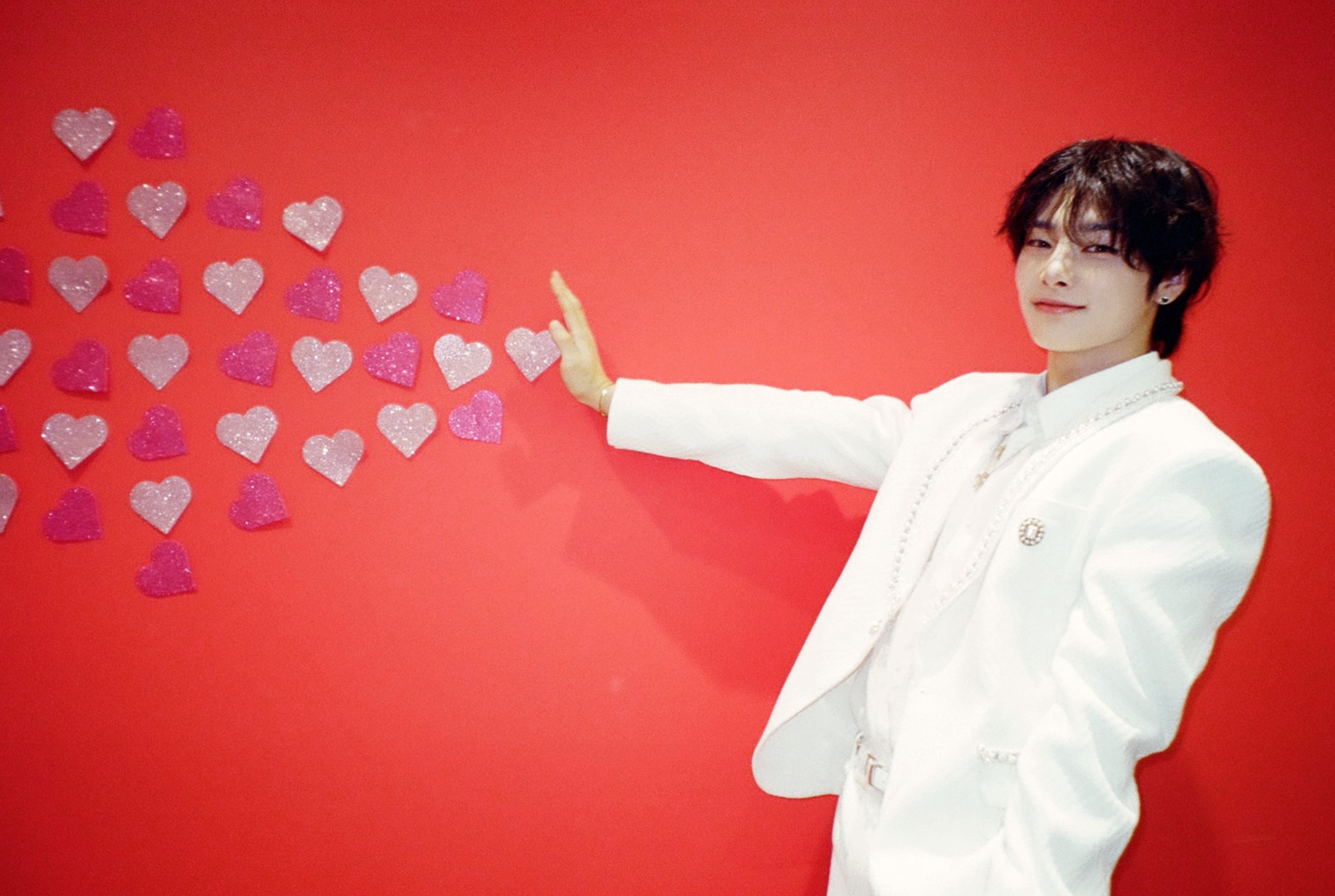 Behind-the-scenes cut of I.N (Stray Kids)