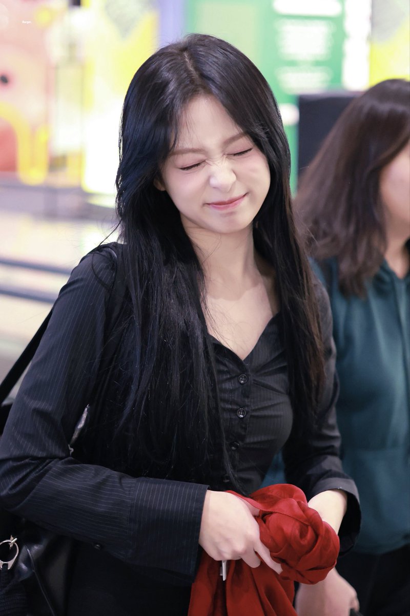 雅譞 (BABYMONSTER)粉丝拍下的瞬间