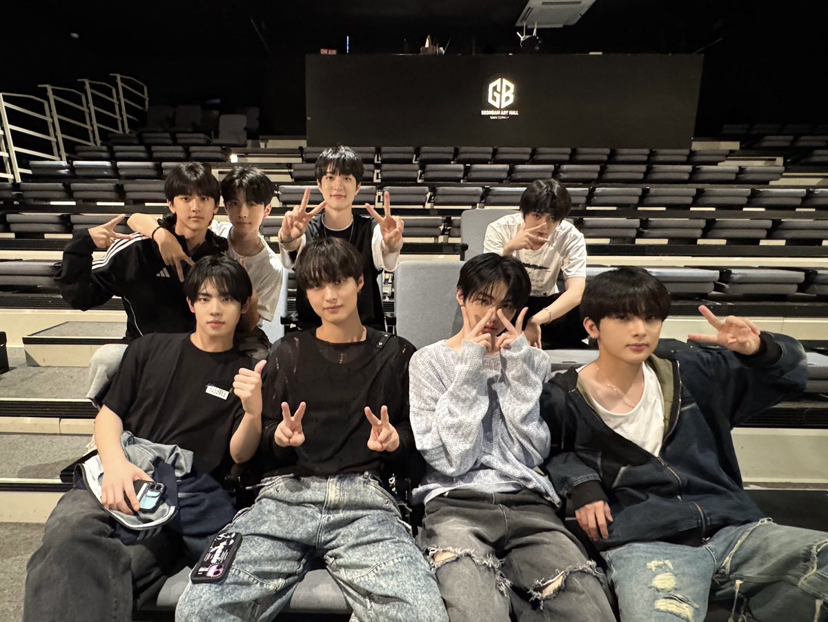 A moment captured by FANTASY BOYS's fan
