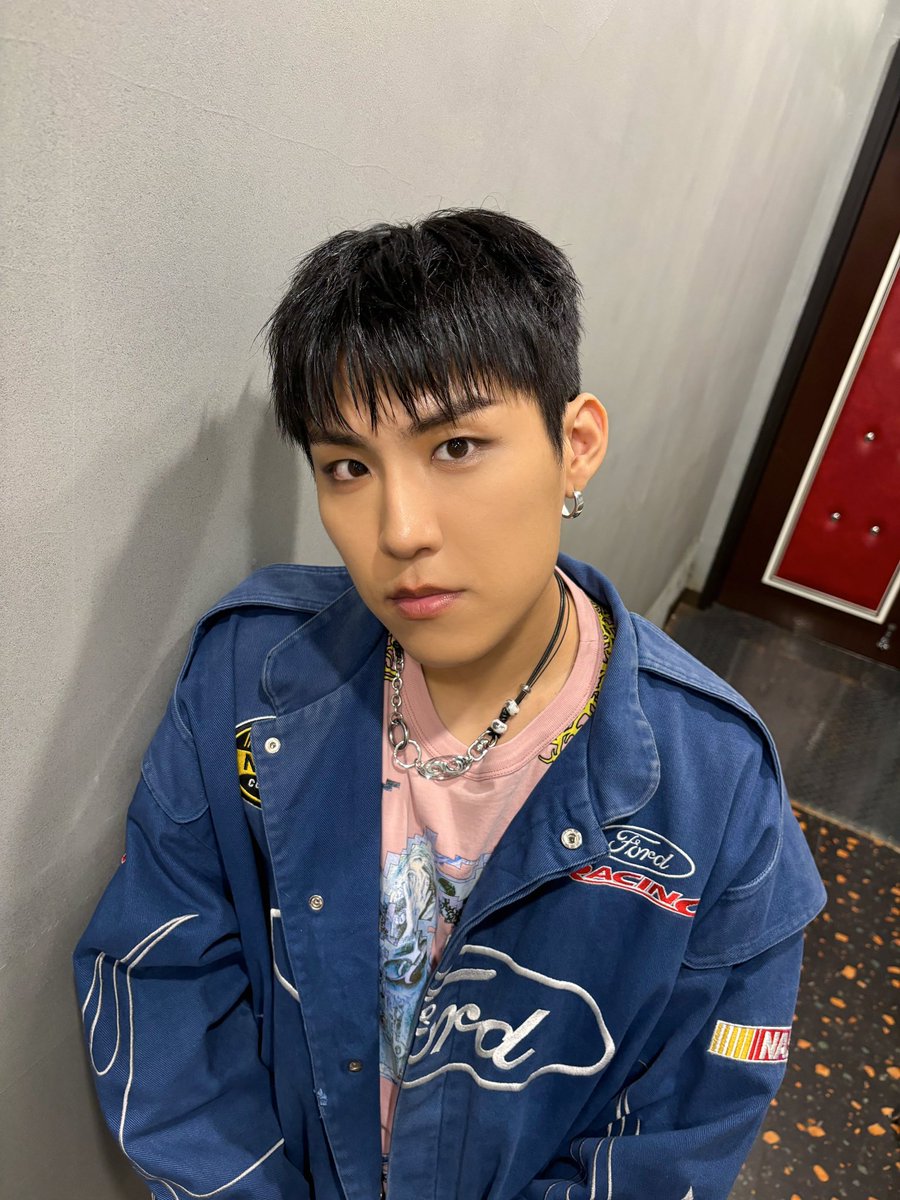 A moment captured by AB6IX's fan