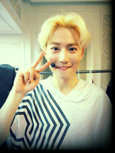 Suho (EXO)的幕后花絮