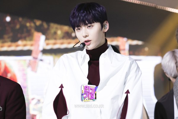 Behind-the-scenes cut of Hwang Minhyun