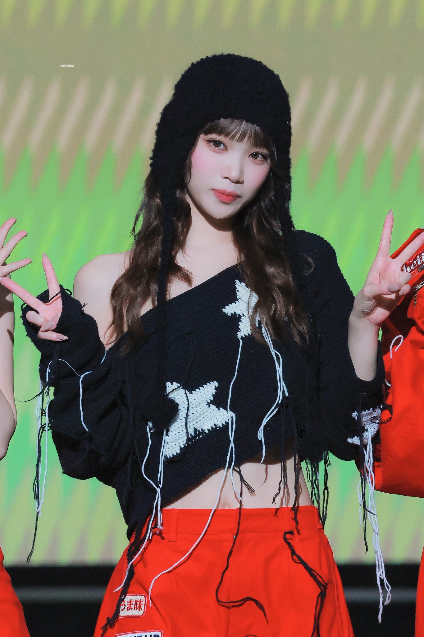 キム・チェウォン (LE SSERAFIM)の舞台裏ショット