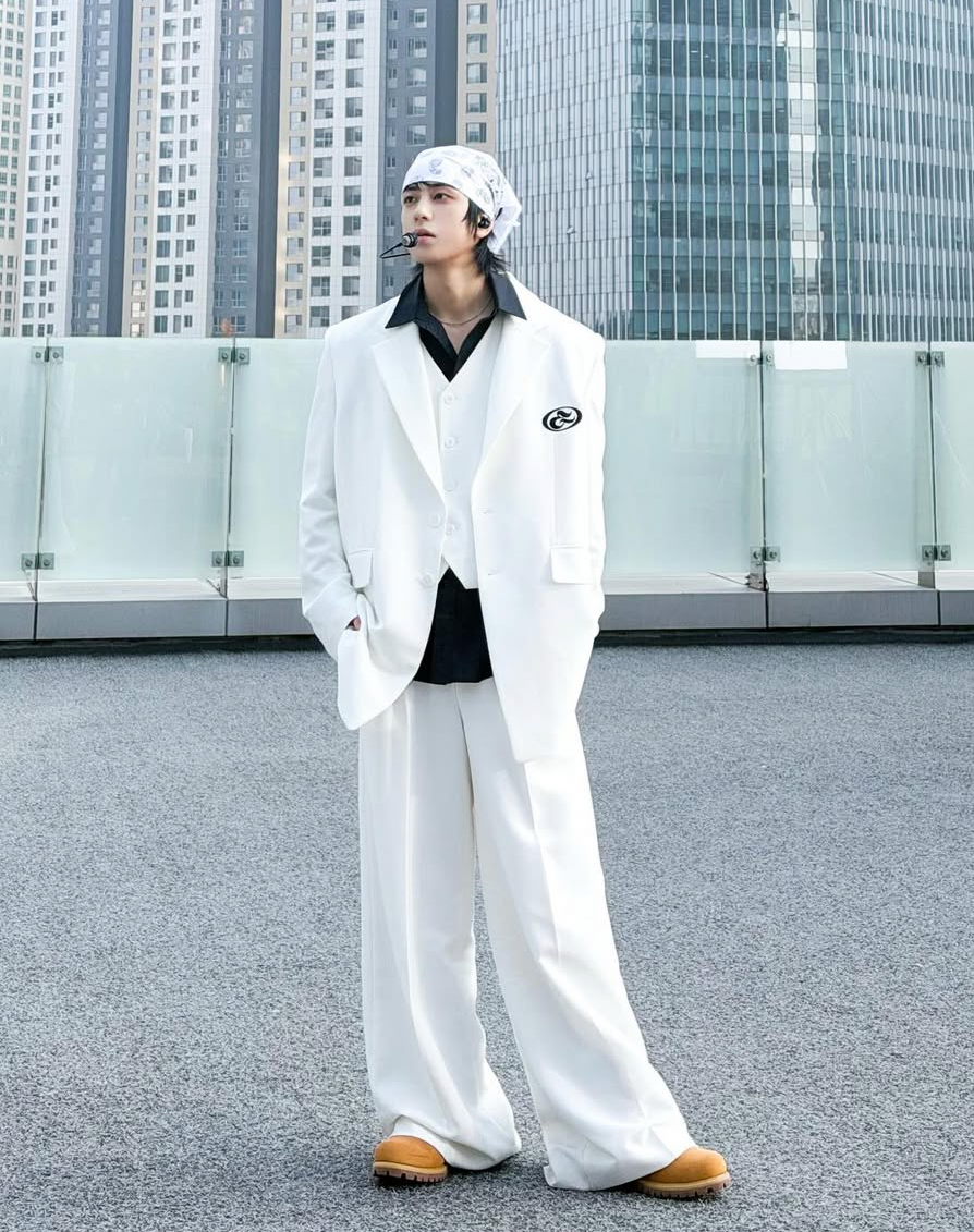 Behind-the-scenes cut of Taki (&TEAM)