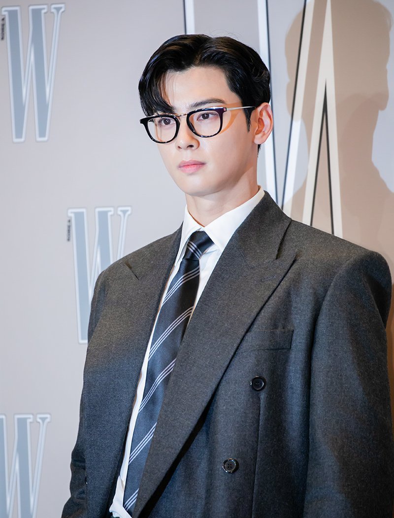 Latest photo of Eunwoo (ASTRO)