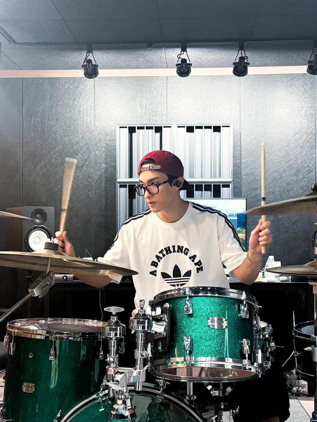 Behind-the-scenes cut of DK (SEVENTEEN)