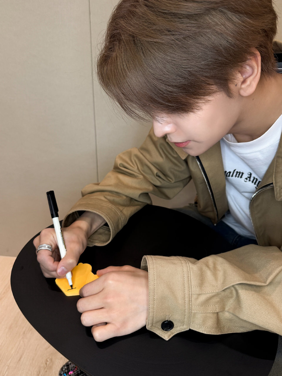 Behind-the-scenes cut of He Xinlong (ALPHA DRIVE ONE)