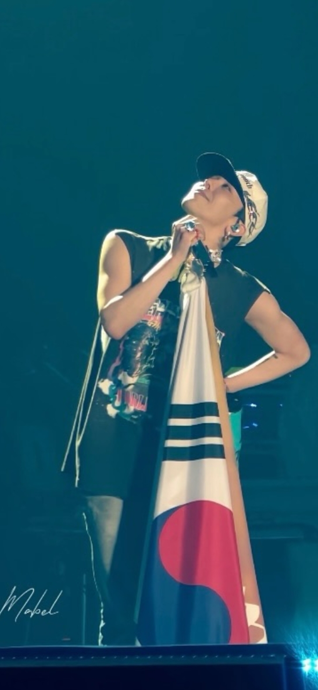 Foto terbaru G-DRAGON (BIGBANG)