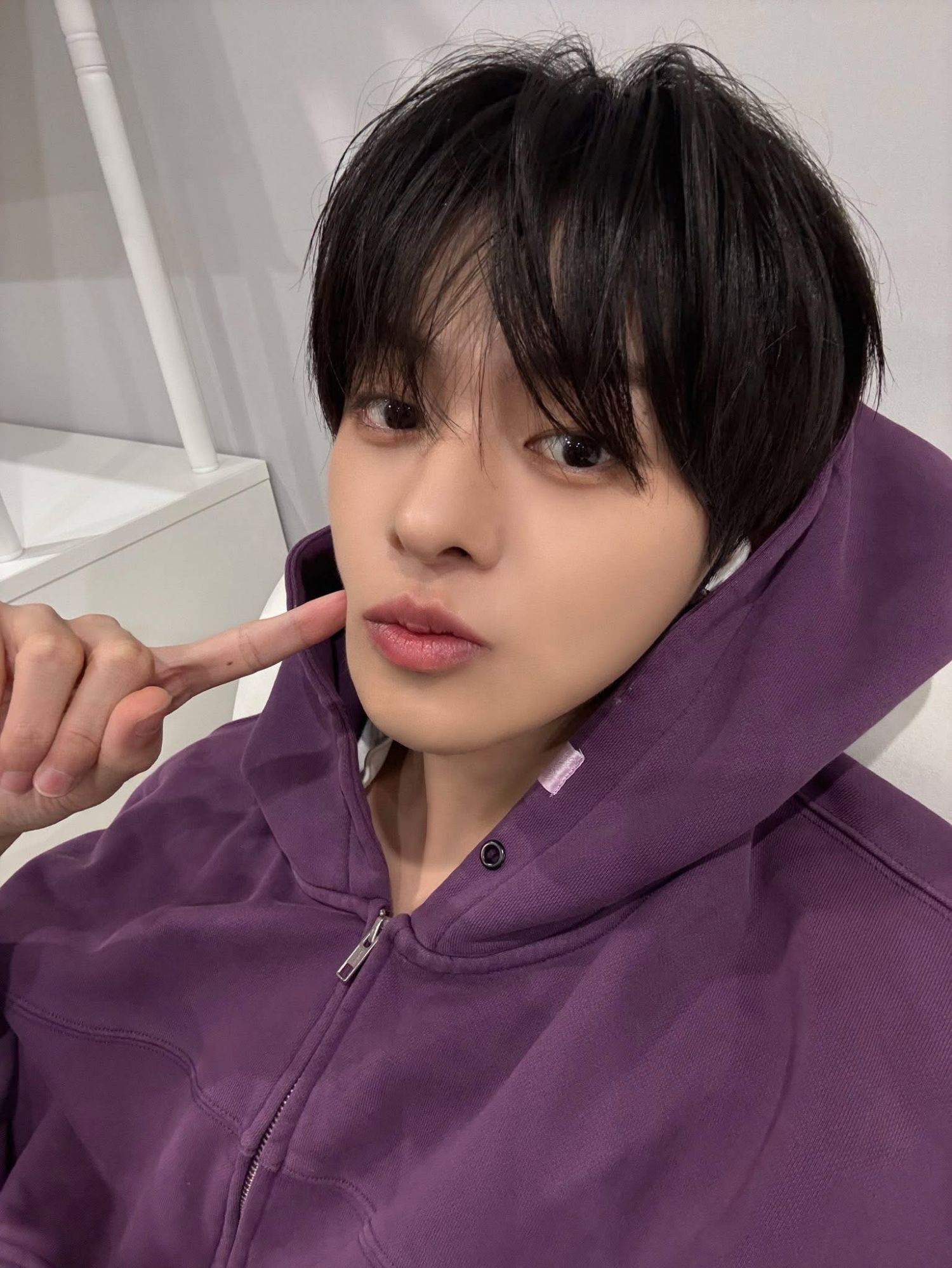 Behind-the-scenes cut of Lee Leo (ALPHA DRIVE ONE)