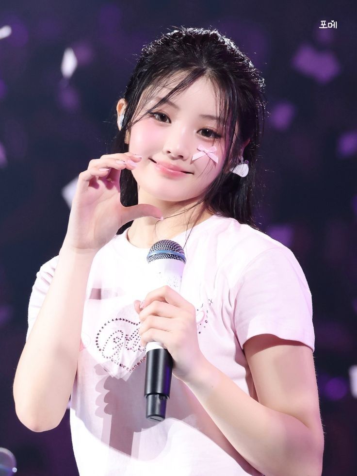 Recent activity shot of Wonhee (ILLIT)