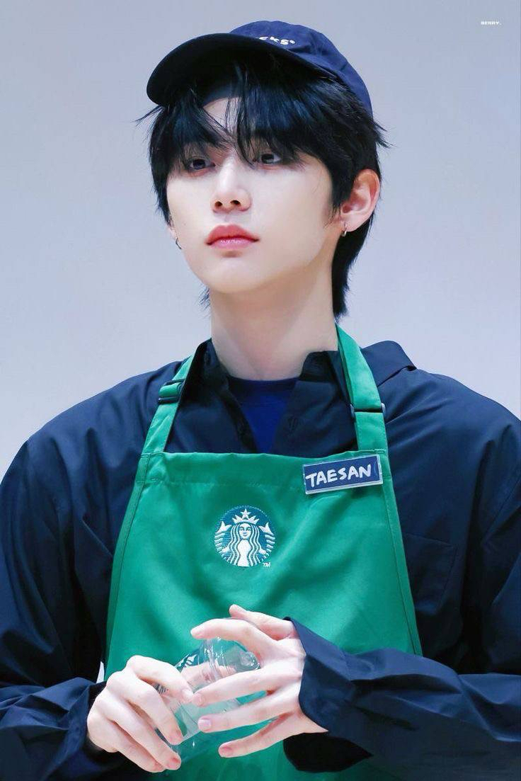 Behind-the-scenes cut of Taesan (BOYNEXTDOOR)