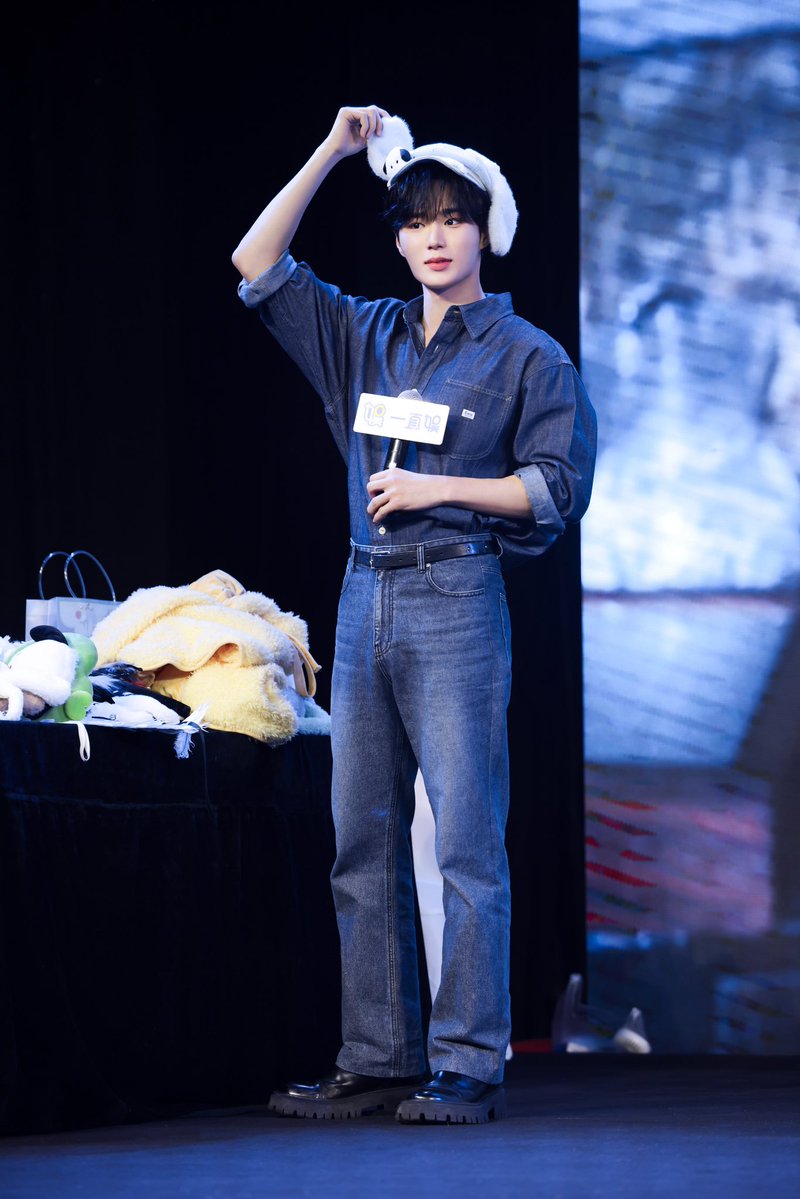 Behind-the-scenes cut of WEi
