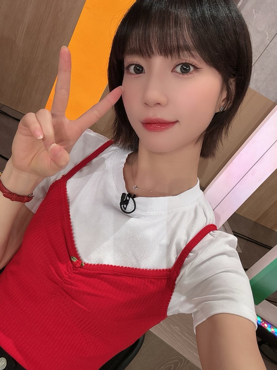 Potret di balik layar OH MY GIRL