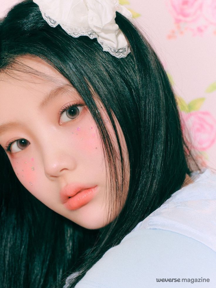 Behind-the-scenes cut of Wonhee (ILLIT)