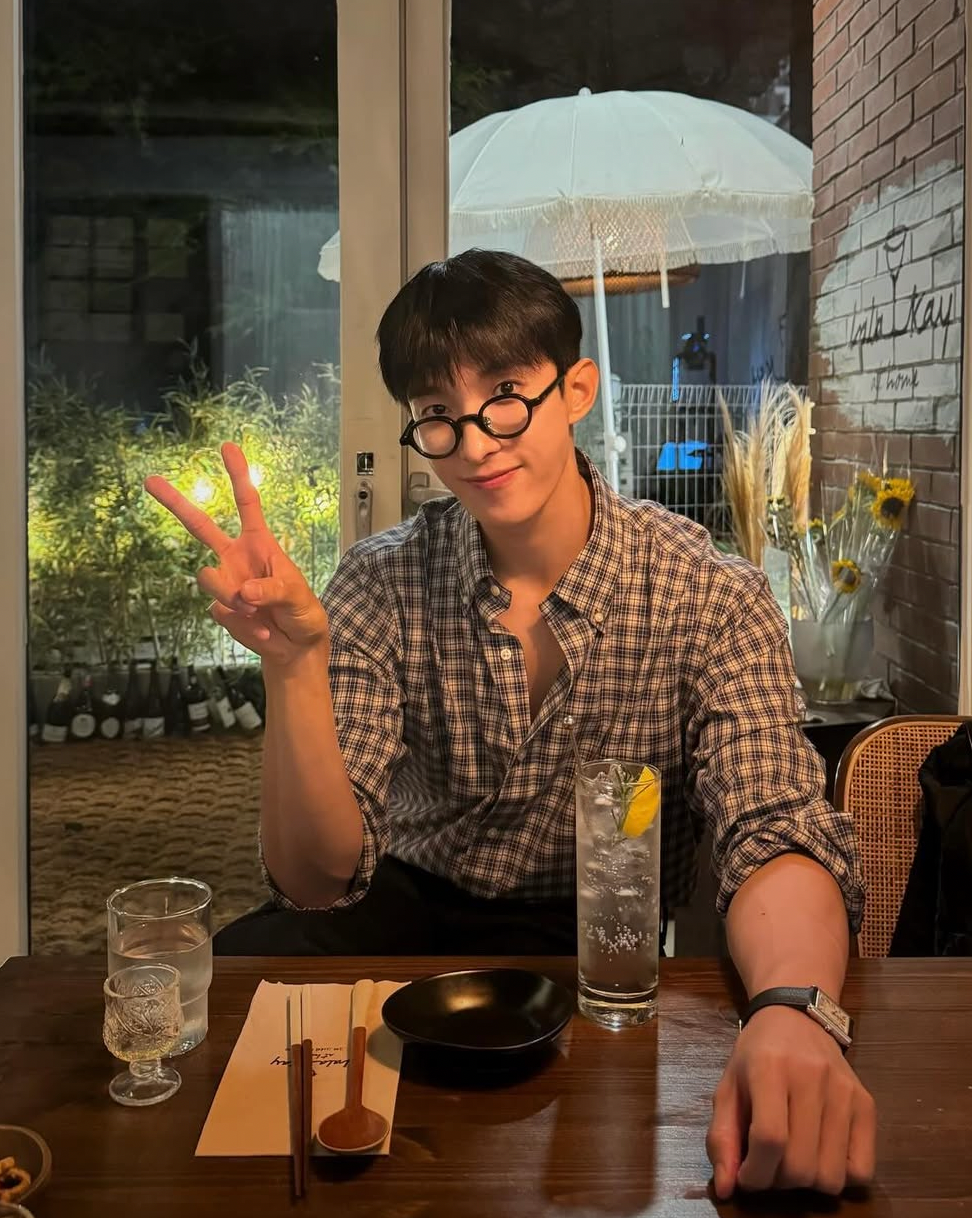 Behind-the-scenes cut of DK (SEVENTEEN)