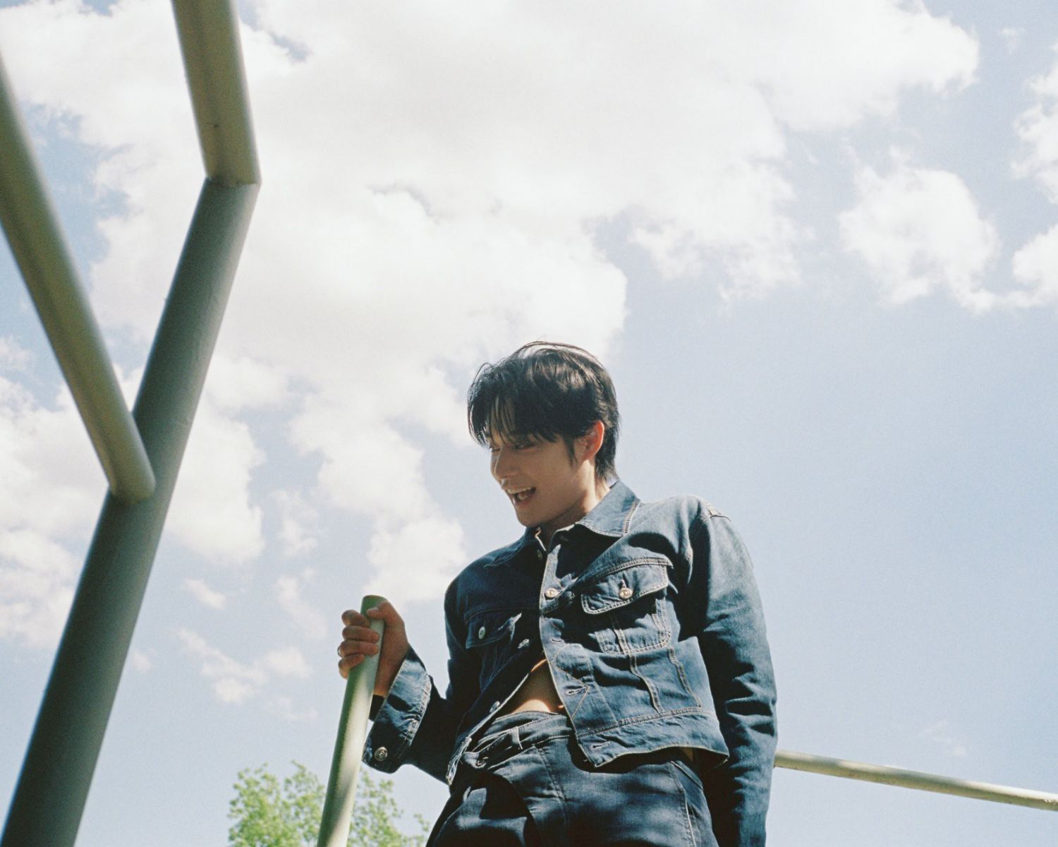 김지웅 (제로베이스원)의 비하인드 컷