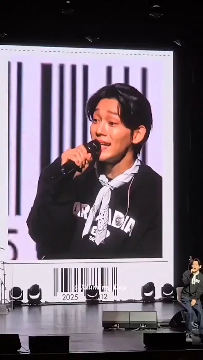 A moment captured by EXO's fan