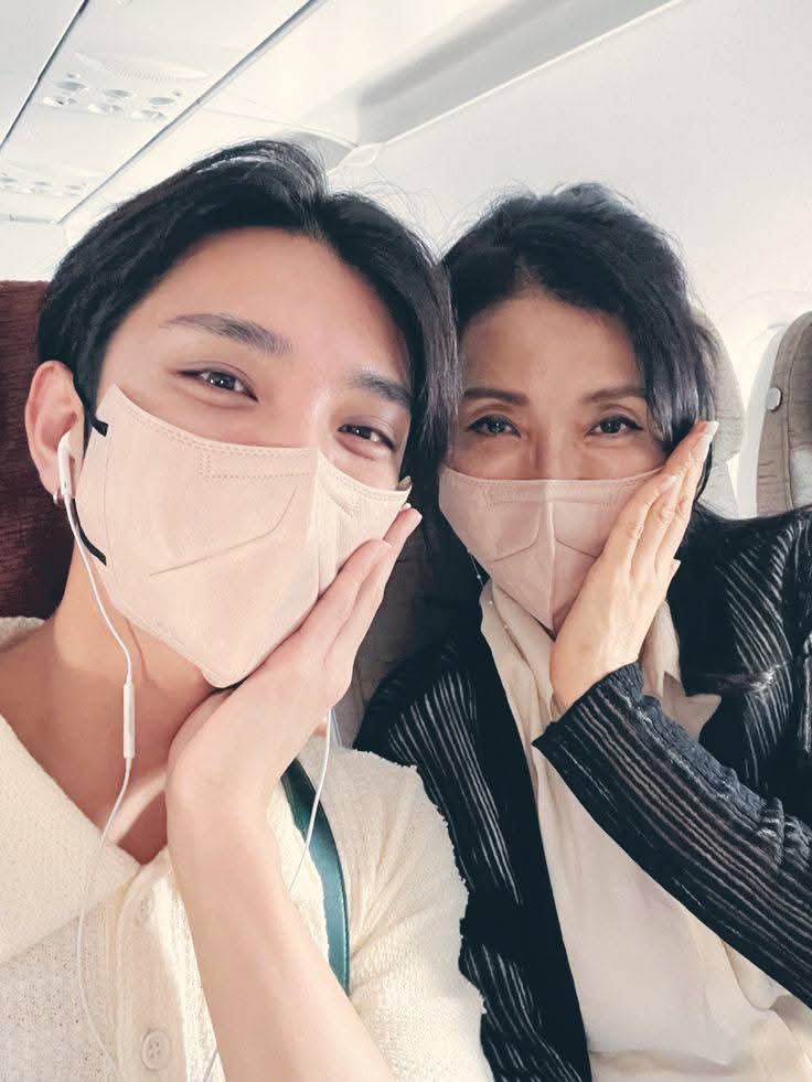 A moment captured by Joshua (SEVENTEEN)'s fan