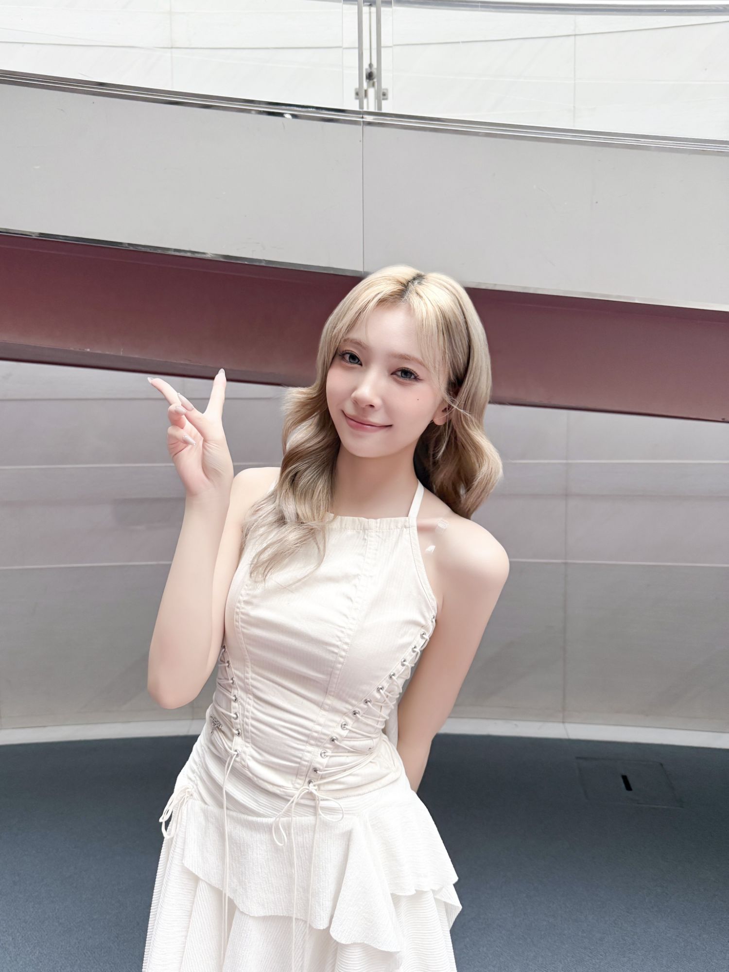 Behind-the-scenes cut of Mayuka (NiziU)
