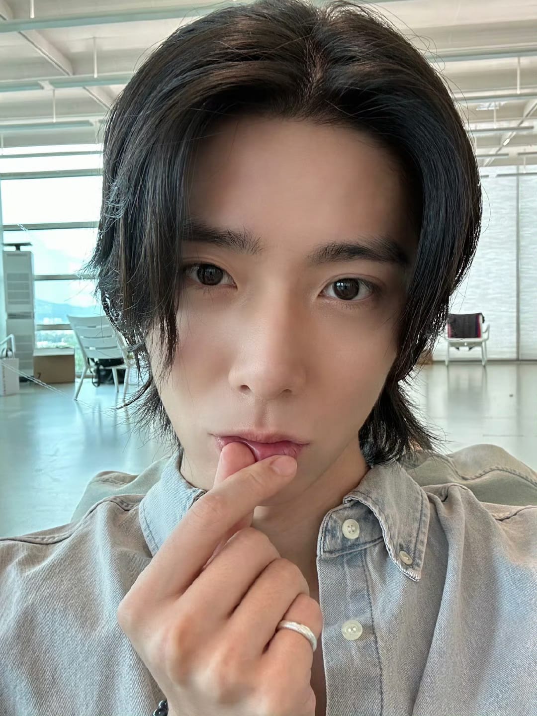 Behind-the-scenes cut of Hwiyoung (SF9)